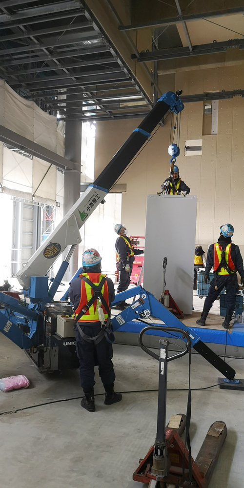 キュービクル搬入作業
